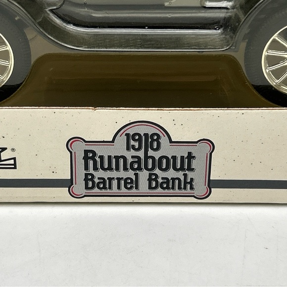 ERTL Ford Runabout 1918 Agway 1/25 Scale Barrel Truck Bank Die Cast Metal 1991 - Picture 7 of 14